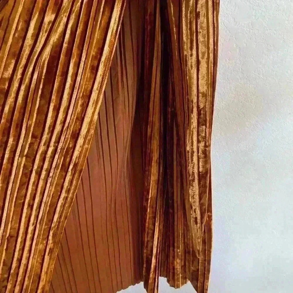 House Of Harlow 1960 x Revovle Pearl Pleated Velvet Wrap Dress\Tunic Party SizeS - Picture 5 of 10